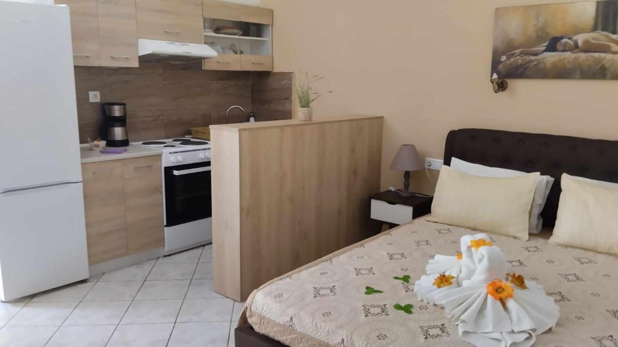Golden Sun Apartments Rodakino Exterior photo